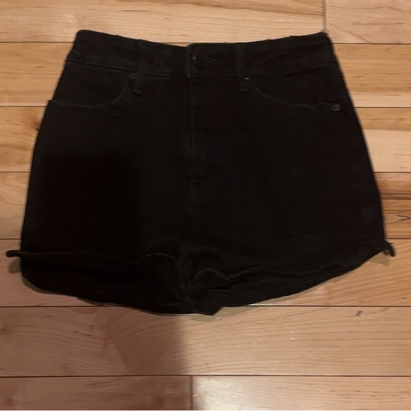 BDG BLACK DISTRESSED SHORTS - Picture 2 of 4